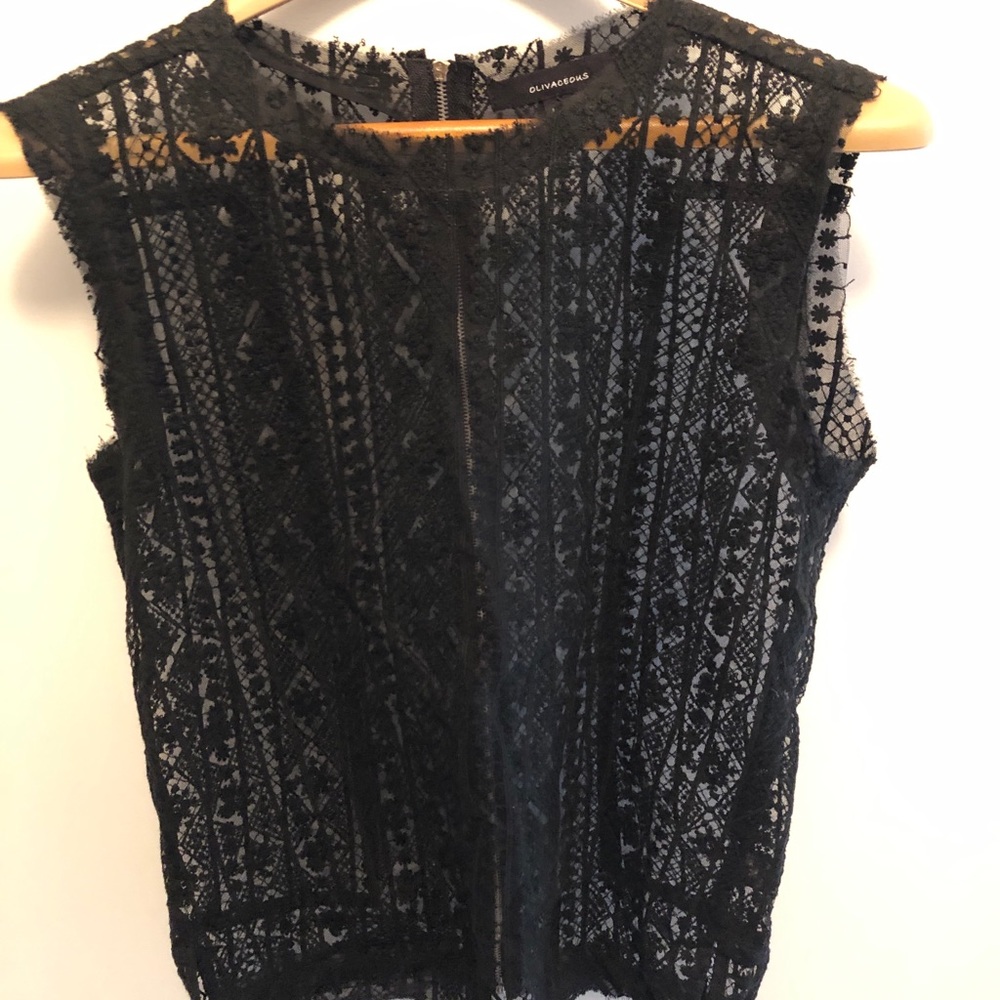 Oliveaceous black lace sleeveless top. Size M.